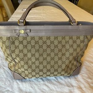 AUTHENTIC GUCCI Tote Bag in GG Canvas and Taupe Leather Trim